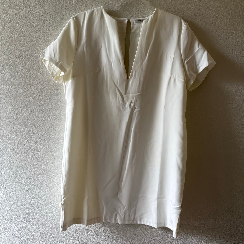 AEL Amy Enjoy Life Minimalist Resortcore White Deep V-neck Mini Dress Size L